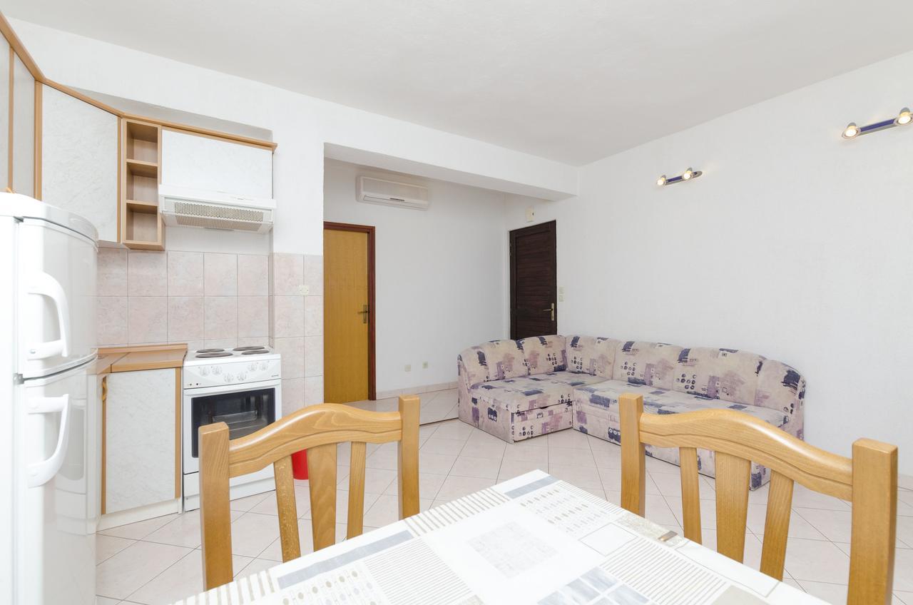 Apartments Mime Pirovac Extérieur photo